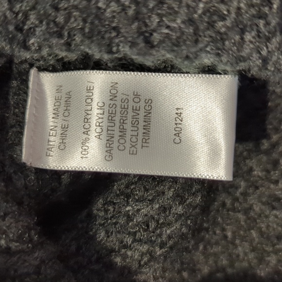 Simon's Twik Black Long Sweater - Picture 3 of 4